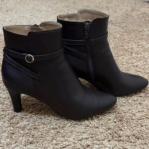 Life Stride brown ankle boots
